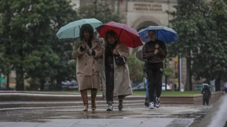 Lluvia En Santiago Frío Matinal